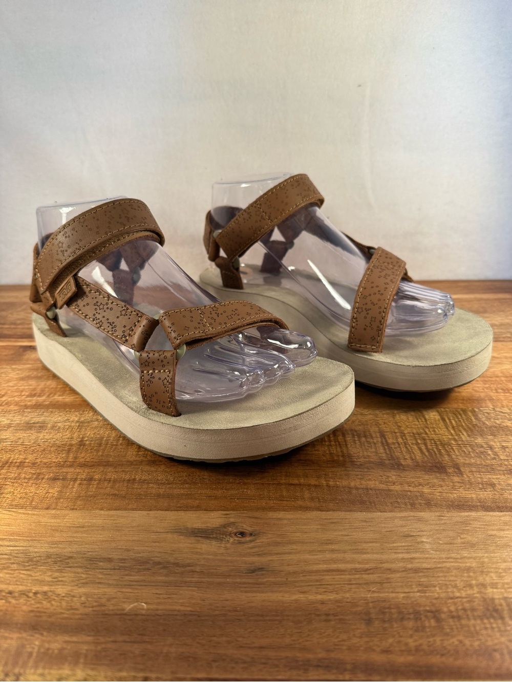 Teva Midform Universal Star Sandals in Brown Size 7 NWT
